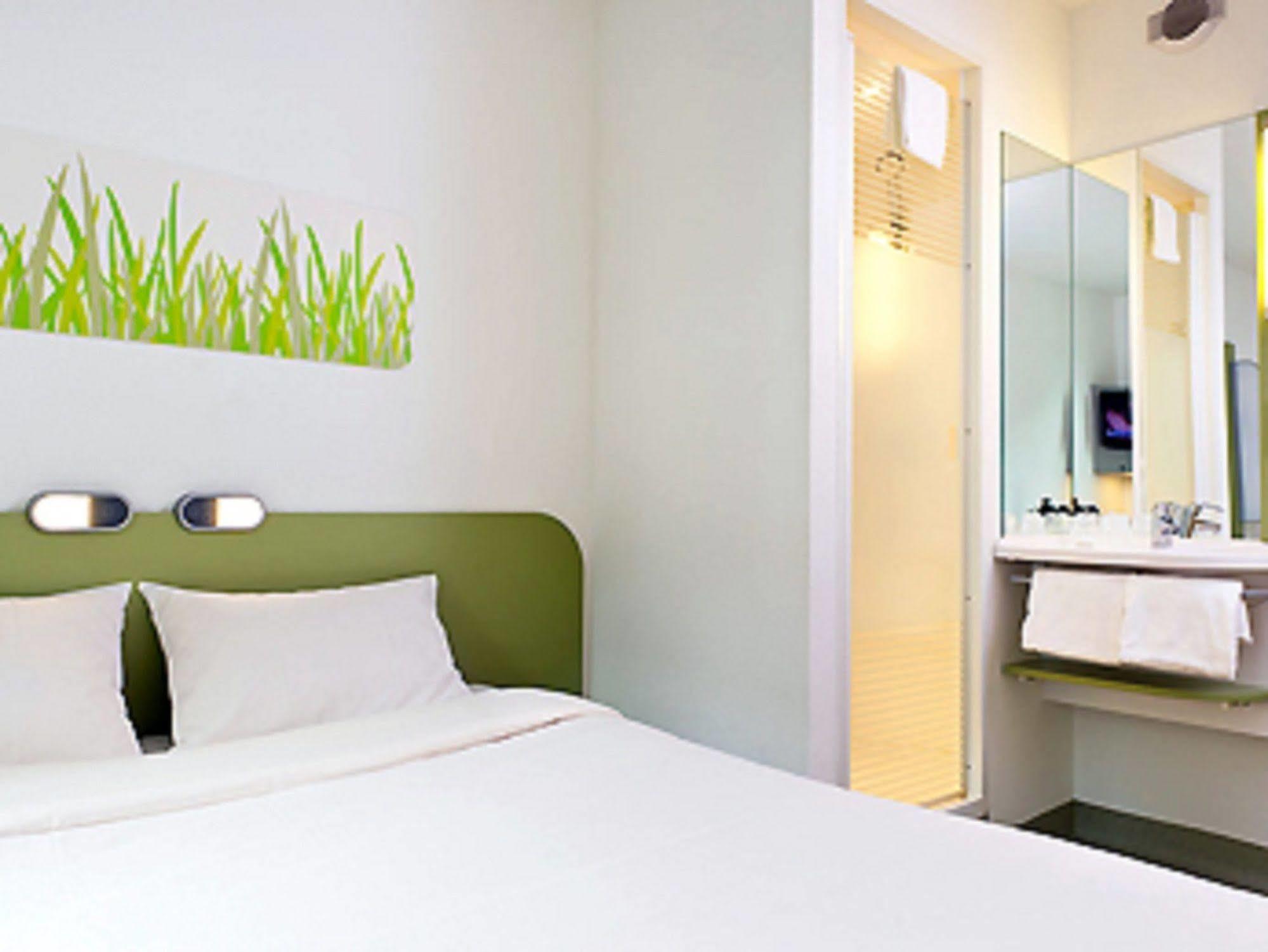 Ibis Budget Brignoles Provence ภายนอก รูปภาพ
