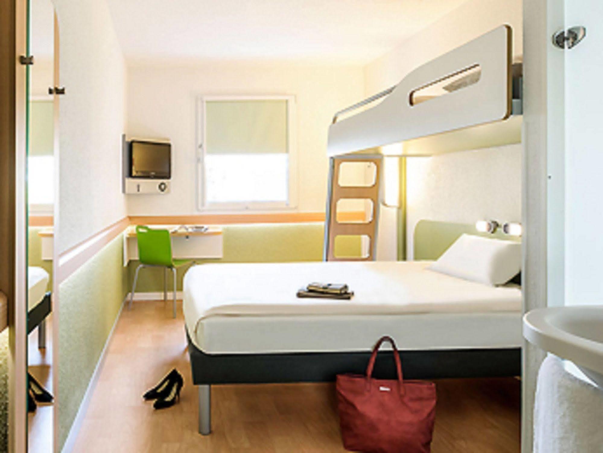 Ibis Budget Brignoles Provence ภายนอก รูปภาพ